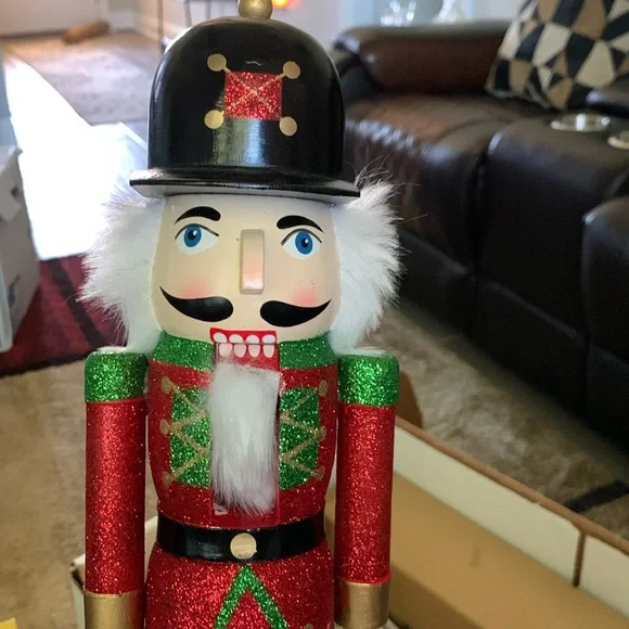 NWT beautiful Nutcracker - Picture 1 of 9